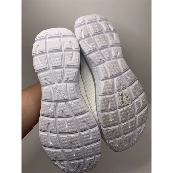 Skechers Women's Gratis-Strolling Sneaker, White/Silver, WIDE FIT, NEW 8.5 - Picture 3 of 6